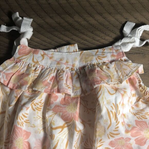 NWT Organic Cotton Floral Ruffle 3 snap Romper. Soft! 0-3 months. - Picture 2 of 11